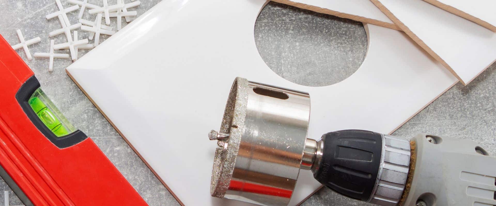 Outils de pose de carrelage chez Cera’Mix à Tourrettes (1920 x 800 px) Pose et entretien | Cera'Mix